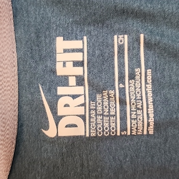 Nike brand athletic TShirt - Picture 6 of 8